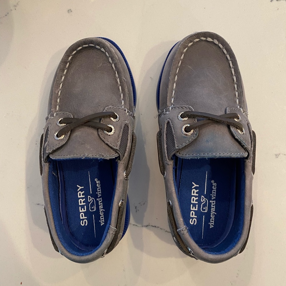 Vineyard Vines Sperry Boat shoe.  EUC.